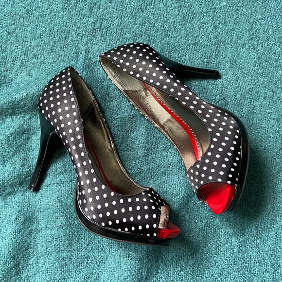 Rampage Shoes - Picture 2 of 3